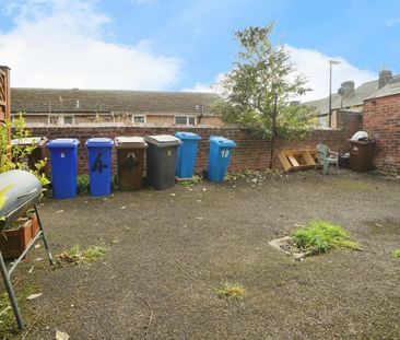 3 bedroom House To Let - Photo 2