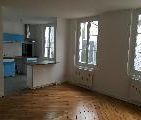 A LOUER UN APPARTEMENT, centre ville, proximité place des Carmes, ds un immeuble donnant sur co... - Photo 6