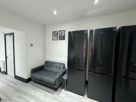 1 bedroom in a house share to rent - Photo 5