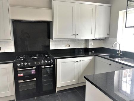 3 bedroom townhouse to rent - Photo 4