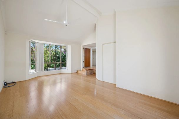 Classic Comfort in Claremont - Photo 1