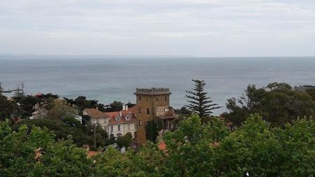 3 room luxury Apartment for rent in Cascais, Portugal - Photo 2