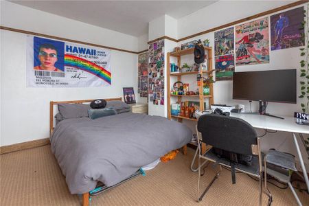 4 bedroom end of terrace house to rent - Photo 3