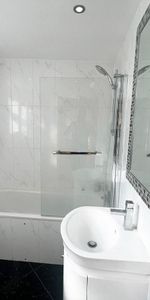 2 Bed Flat, Lewisham Way, SE14 - Photo 4