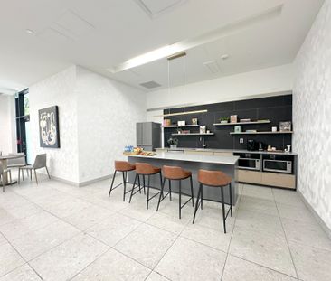 For Lease - 3385 Dundas Street Unit# 322, Toronto, Ontario - Photo 3