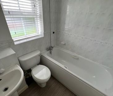 2 bedroom semi-detached house to rent - Photo 5