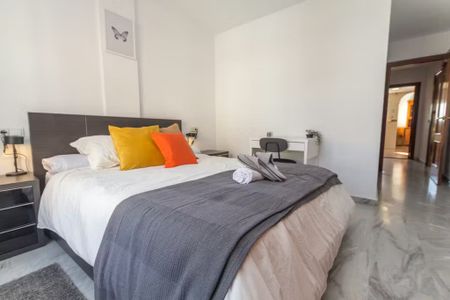 Calle Martínez de la Rosa, Málaga, Andalusia 29010 - Photo 3