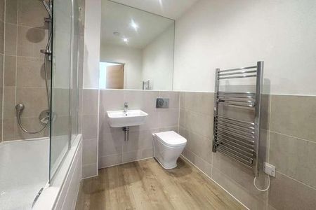Woking, Surrey, GU22 - Photo 4