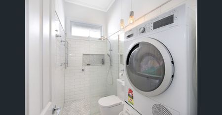 Charming weatherboard home with space and comfort in Preston - Photo 2