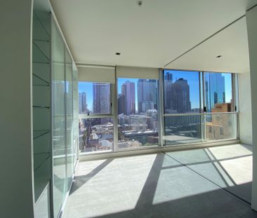 Stunning CBD Living with Spectacular Melbourne Views - Photo 2