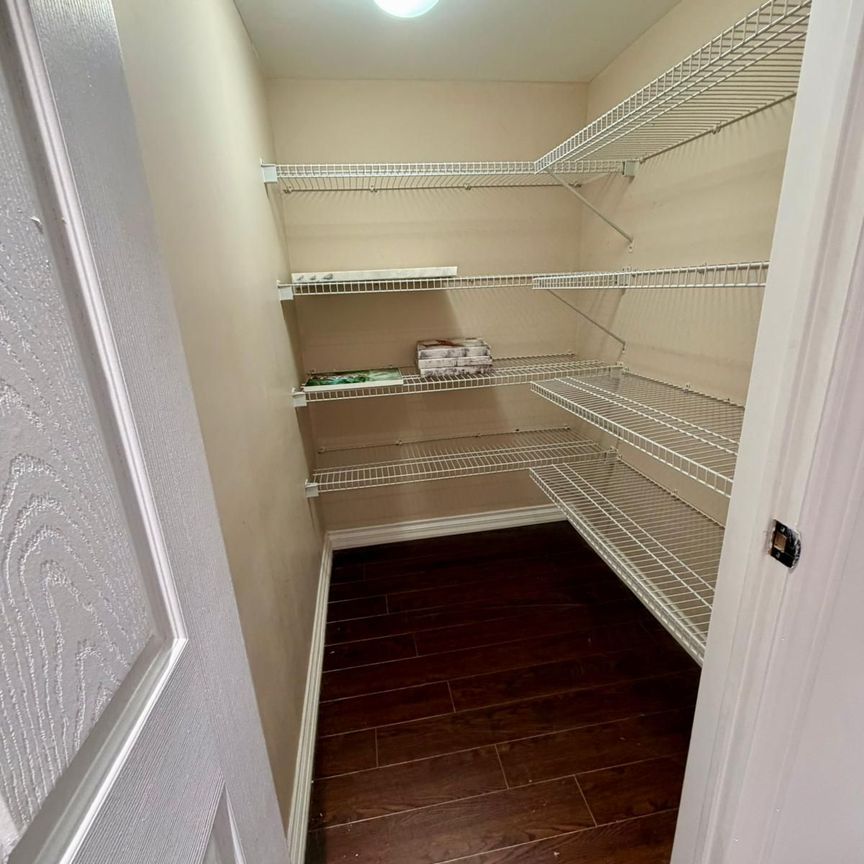 For Lease - 158 Stave Crescent, Richmond Hill, Ontario - Photo 1