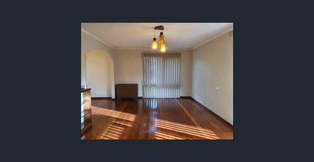 Well Positioned Family Home Glen Waverley - Photo 1