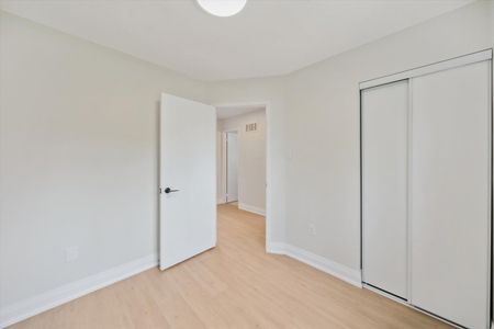 For Lease - 232 Kozlov Street, Barrie, Ontario - Photo 5