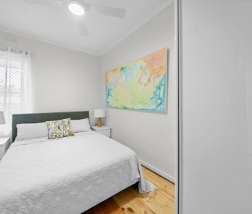 Fully Renovated Two Bedroom Unit - Walking Distance to Jetty Road - Photo 3