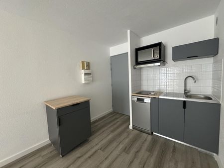 Location Appartement 2 pièces 34m² SETE 34200 - Photo 2
