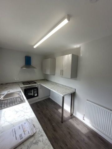 3 Bed Terraced House, Fairfax Place, L11 - Photo 3