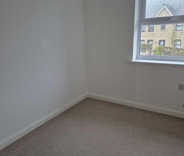4 bedroom semi-detached house to rent - Photo 3