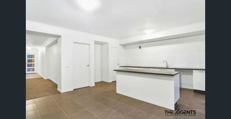 Stunning Double-Storey Family Home in Truganina - Photo 2