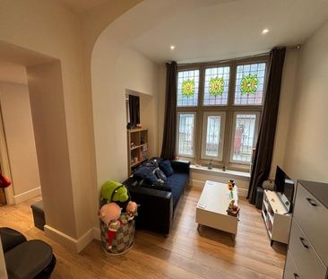 1 Bed Flat, North Hill Road, LS6 - Photo 2