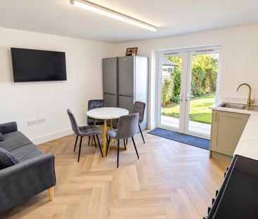Royal Oak Road, Woking, Surrey, GU21 - Photo 1