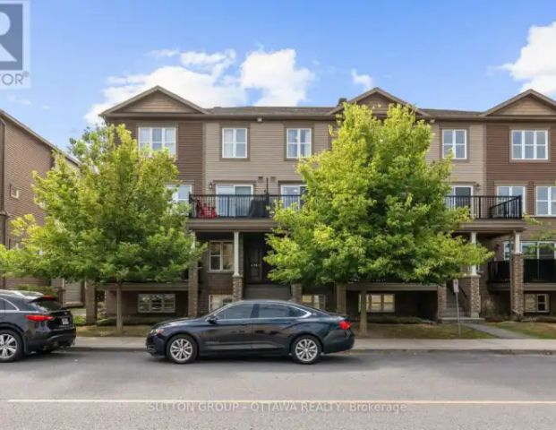 474 CLEARBROOK DRIVE | 474 CLEARBROOK DRIVE, Ottawa - Photo 1