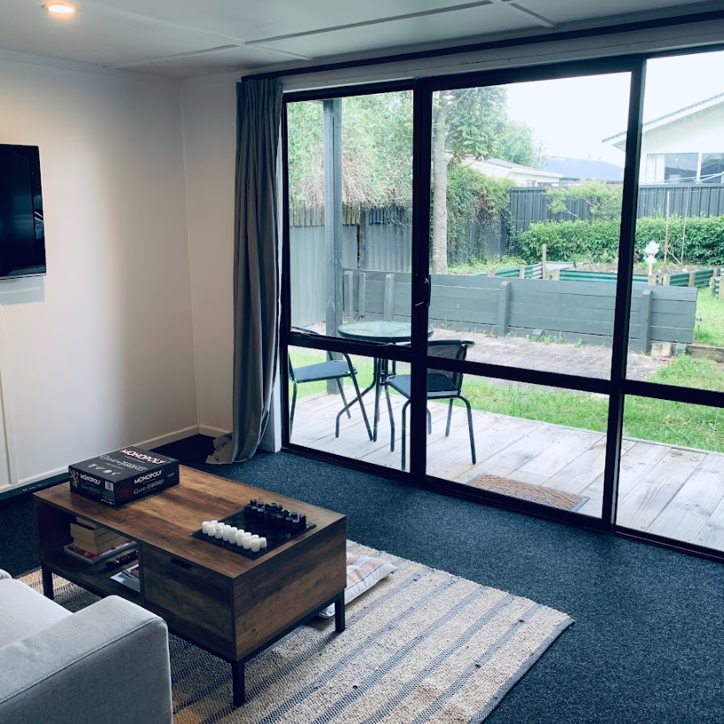 Charming 3-bedroom house with seperate rumpus room or work from home office next to the main house - Photo 1