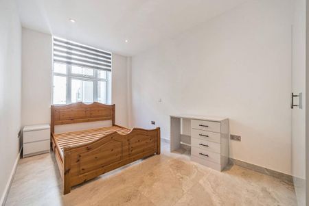 3 bedroom flat to rent - Photo 5