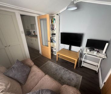4 bedroom terraced house to rent - Photo 5