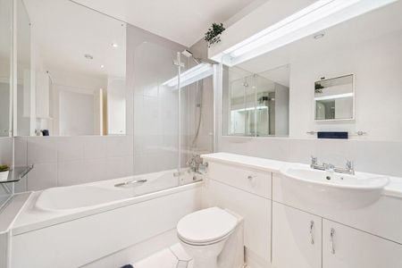 SHORT LET - 2 bedroom apartment in Wapping, E1W - Photo 4