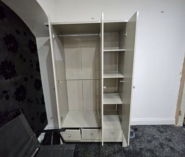 2 Bed Terraced House, Huxley Drive, RM6 - Photo 5