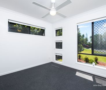 Family-Friendly Living in a Quiet Hillcrest Street - Photo 5