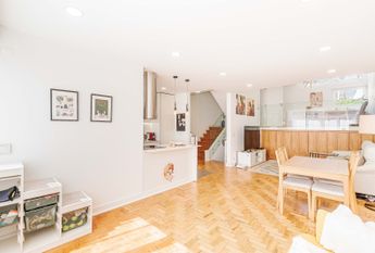 APARTAMENTO T2+1 NA AV ESTADOS UNIDOS DA AMÉRICA - LISBOA