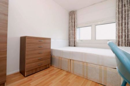 3 Bedroom 1 Bathroom - double bedroom - Photo 4