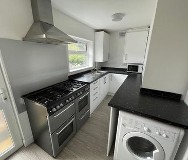 8 bedroom house to rent - Photo 2