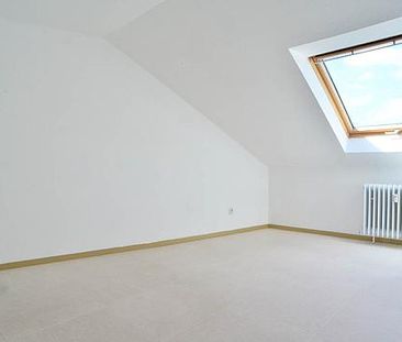 Helle 3 Zimmerwohnung im Dachgeschoss - Foto 1