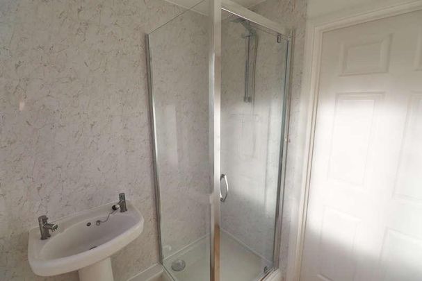 Mount Road, Hinckley, Leicestershire, LE10 - Photo 1