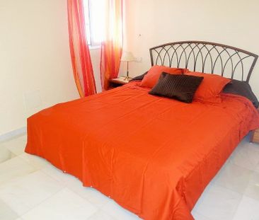 Detached Villa · Nueva Andalucía - Photo 2