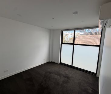 Boutique Complex, Blue-Chip Location - Photo 5
