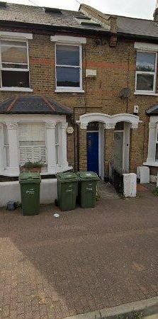 2 Bed Flat, Strathleven Road, SW2 - Photo 2