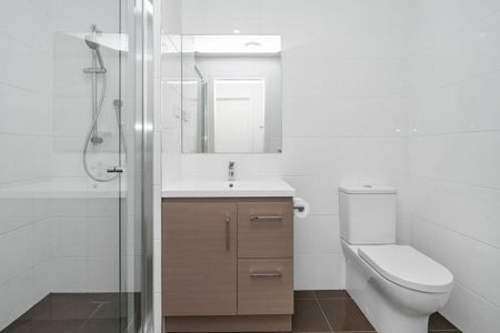 Contemporary 1-Bedroom Residence in Prime Belmont Location - Photo 2