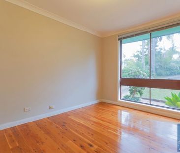 COSY FAMILY HOME CLOSE TO ALL AMENITIES! - Photo 3