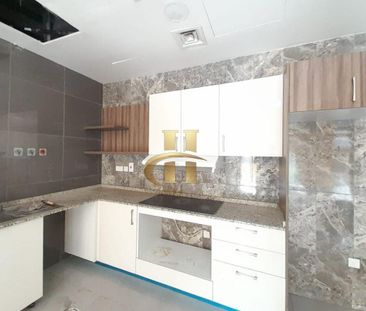 Fully Upgraded | Ready to Move | Spacious Layout - Photo 6