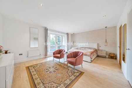 3 bedroom flat to rent - Photo 4