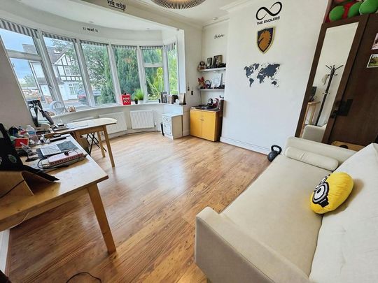 4 bedroom semi-detached house to rent - Photo 1