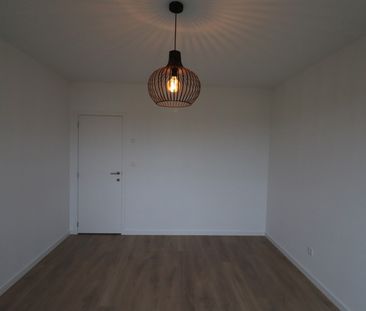 Nieuwbouwwoning met 3 slaapkamers, zolder, tuin en 2 autostaanplaat... - Photo 3