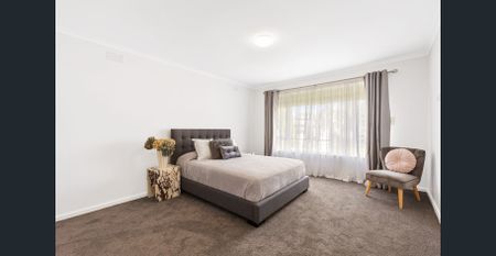 Space, Comfort and Convenience - Gardening Included! - Photo 5