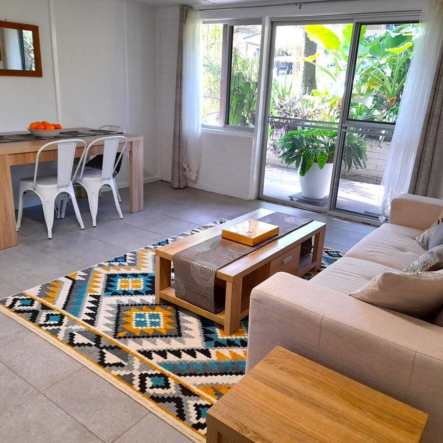 DOWNSTAIRS FLAT IN QUIET LISMORE HEIGHTS STREET - Photo 1