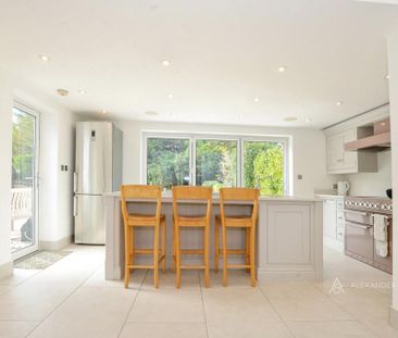 2 bedroom semi-detached house to rent - Photo 6