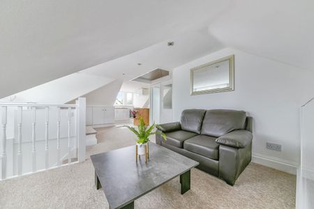 Second Avenue, London - Photo 3