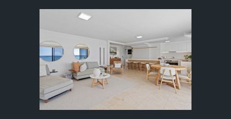 Mermaid Beach Absolute Beachfront – 2 Bed, 2 Bath Apartment with Uninterrupted Ocean Views - Photo 2